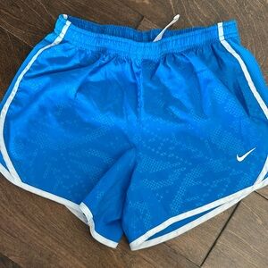 Girls Nike Shorts M